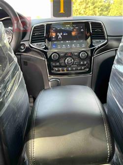 جیپ گراند شیرۆکی